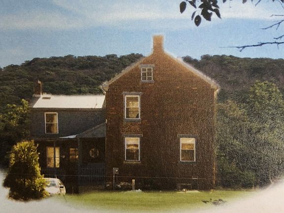 3 Cozy Unique Farm house