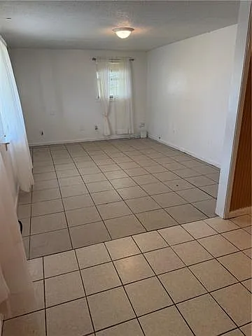 2504 Claire Ave — Photo 6