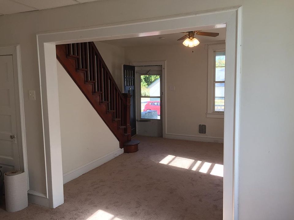 1st image of 8 Orchard Ave
