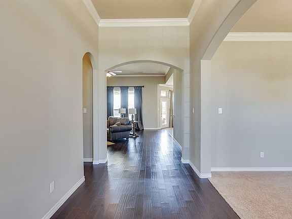 5th image of 8304 Preserve Oaks Dr