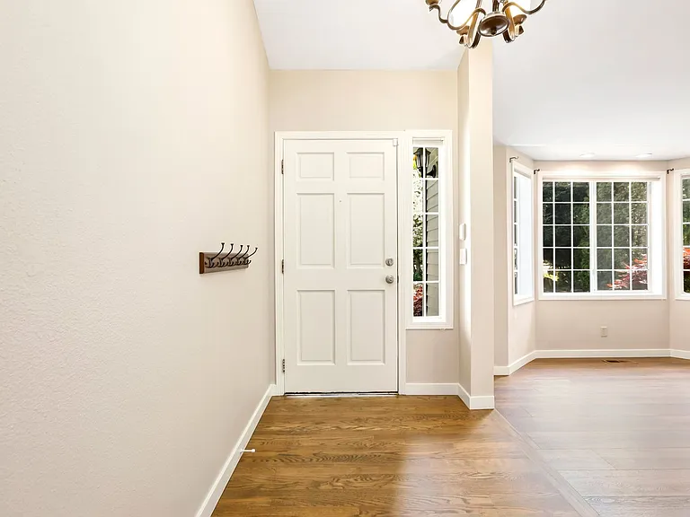 2535 Jones Ave NE — Photo 12