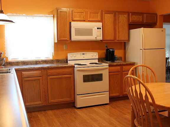 2nd image of 152 Beatty Ave