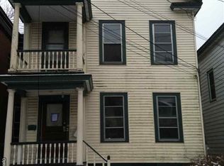 16 Thompson St, Poughkeepsie, NY 12601