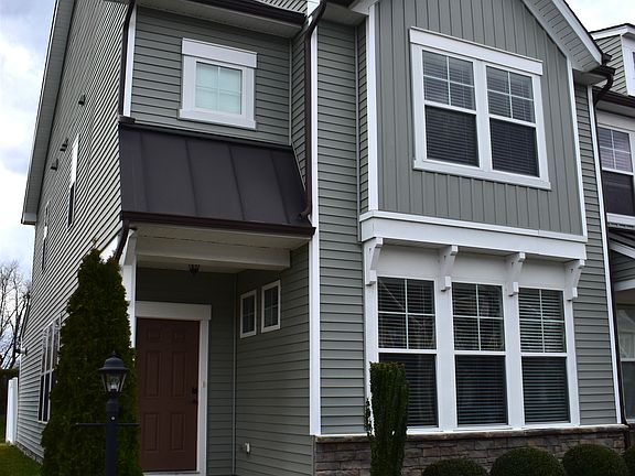 4th image of 8043 Rutland Village Dr #1