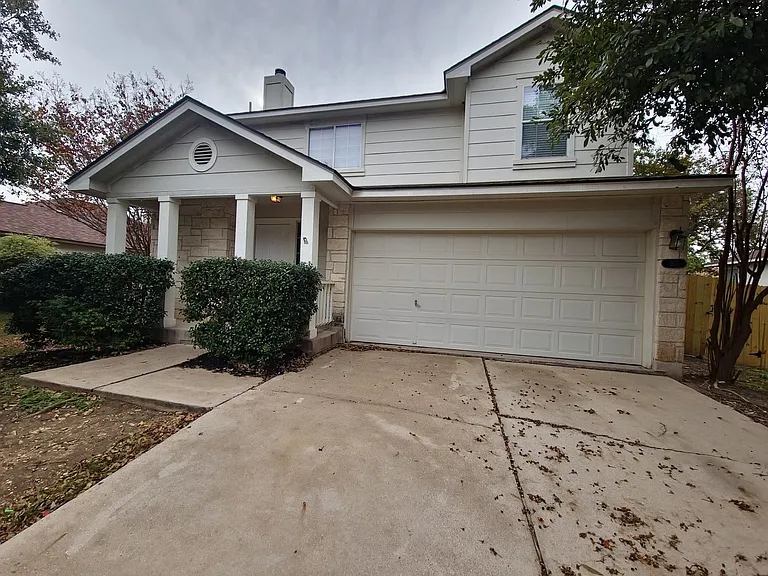 107 Orange Tree Ln — Photo 1