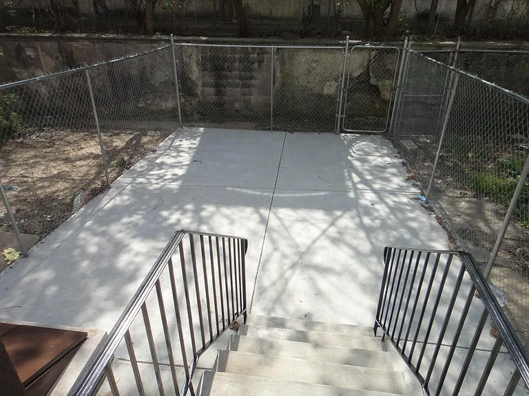 5120 Chester Ave #A — Photo 6