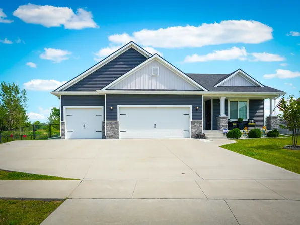 5453 Rowling Dr, Ames, IA 50014