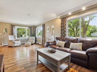 727 Tanglewood Dr, Shoreview, MN 55126