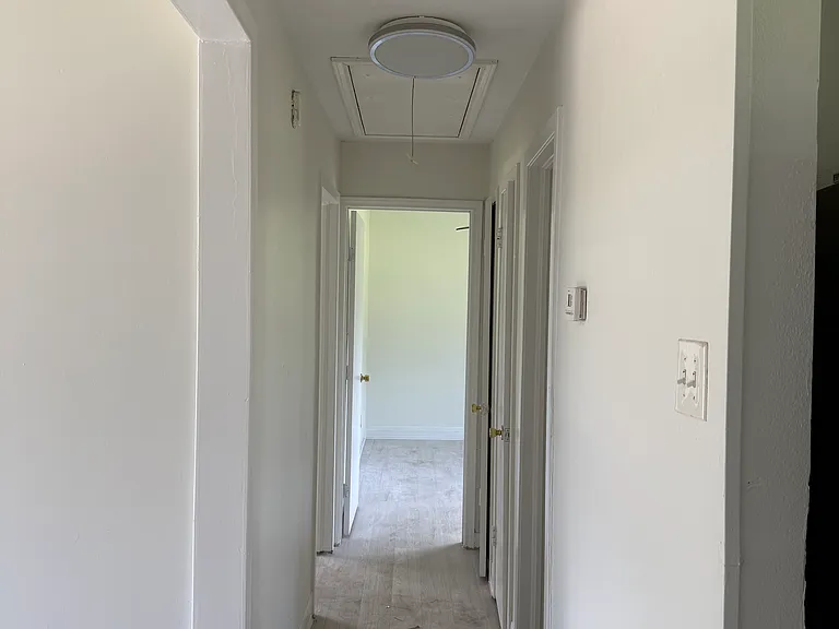 341 Kaye St — Photo 8
