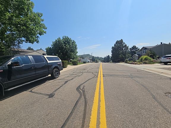 4th image of 985 Oakwood Dr