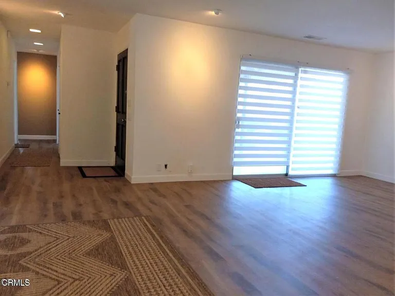 2422 Seahorse Ave — Photo 10