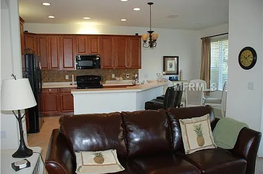 8119 Villa Grande Court — Photo 2