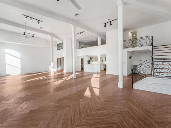 299 Pavonia Avenue image 7 of 43