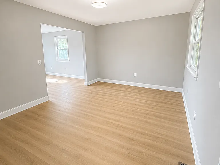 745 Russell Ave — Photo 6