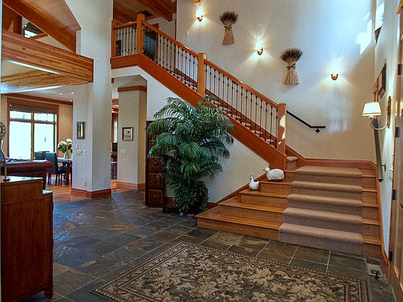 3rd image of 60 Yarrow Ct