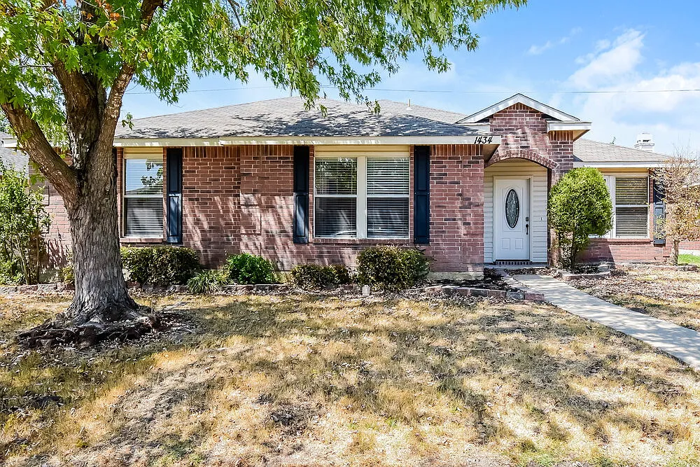 4 bed, 2.0 bath, 2132 sqft, $2,575 — Photo 1