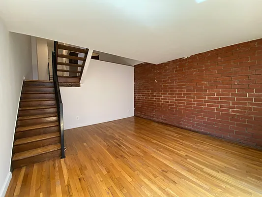 Rented by AZ REALTY NYC LLC | media 24