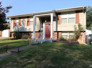 6121 Ashbrooke Rd, Evansville, IN 47710