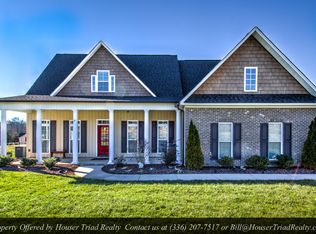 1827 Chipchase Rd, Kernersville, NC 27284