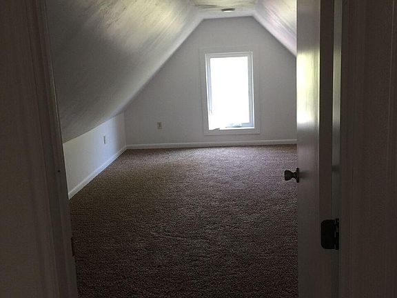 Upstairs bedroom 