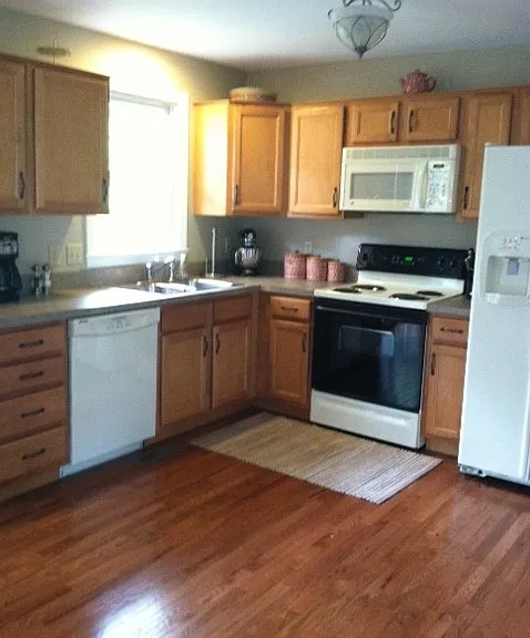 898 N Allen St — Photo 7