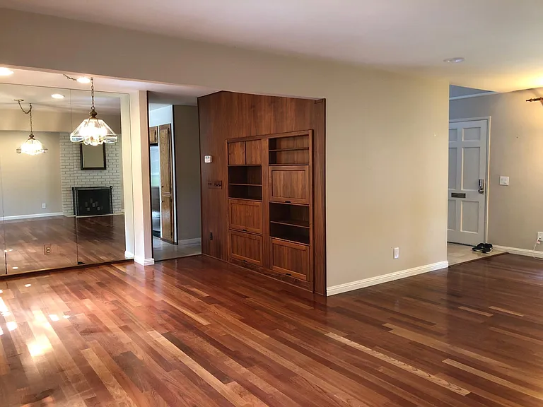 21960 Oaknoll Ct — Photo 5