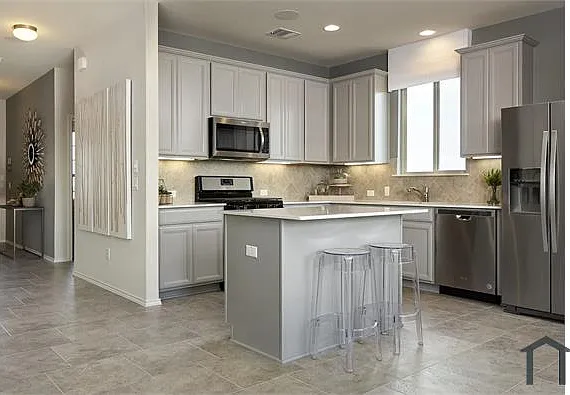 5 bed, 2546 sqft, $3,300 — Photo 3