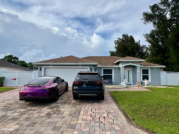 3rd image of 3941 TROPICAL Way
