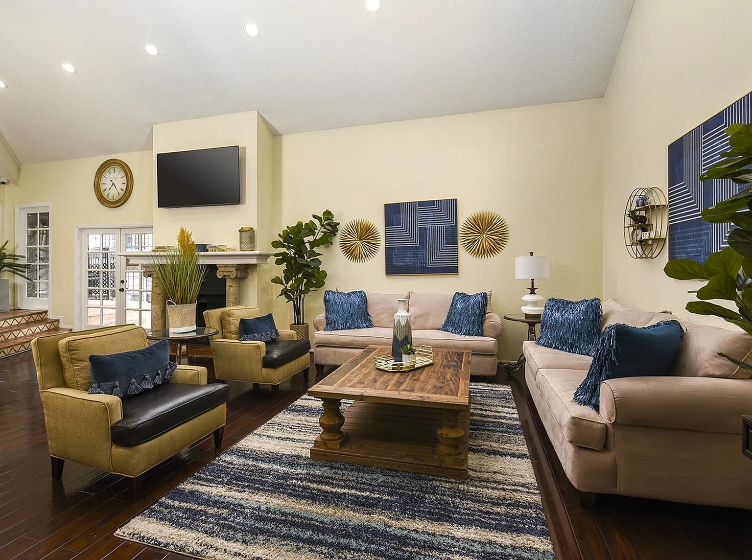 Deer Oaks Apartments — Photo 2