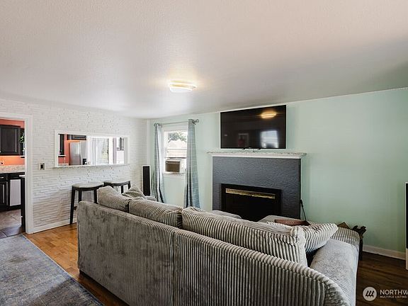 5th image of 241 N Garfield Avenue