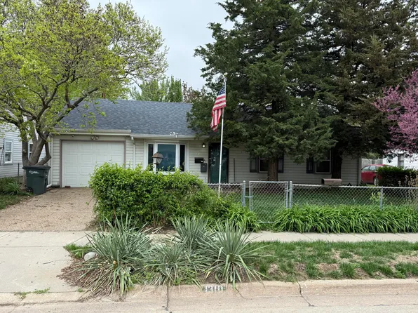 1310 Lindwood Dr, Carter Lake, IA 51510