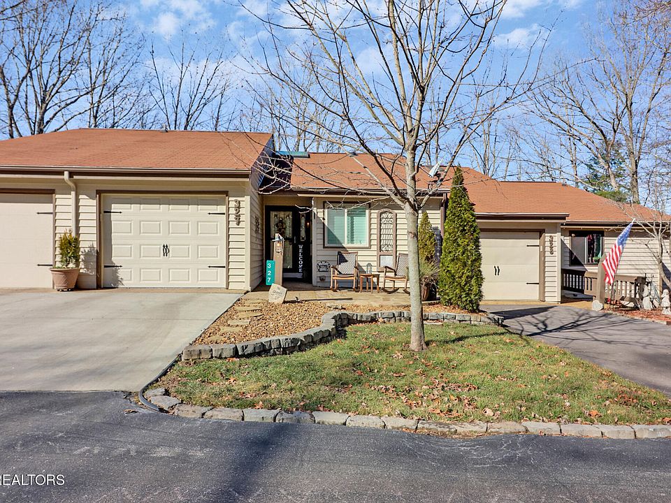 1st image of 327 Lake Catherine Cir