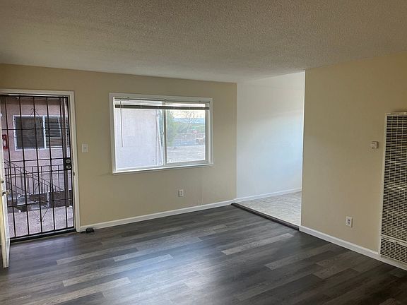 4th image of 680 S 30th St #C