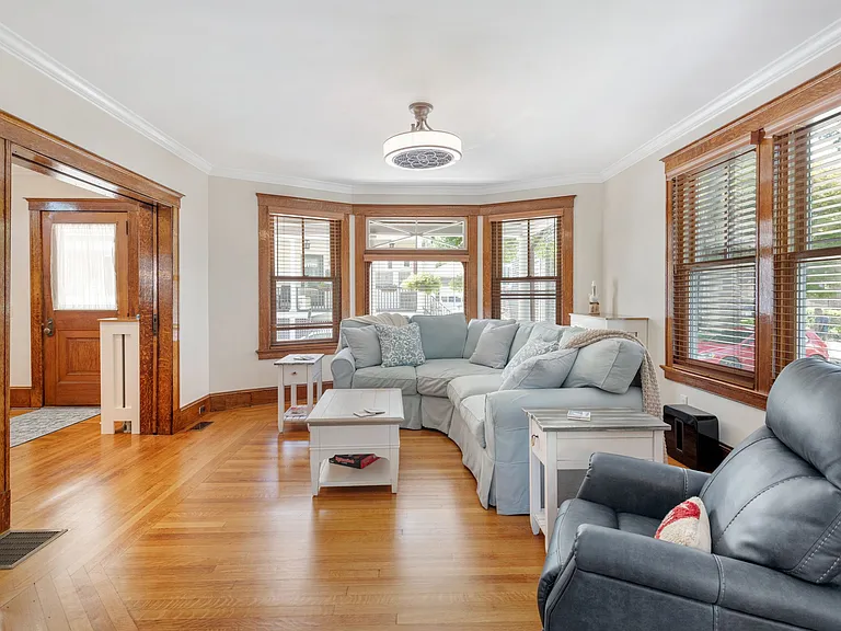 8 Bush St — Photo 17