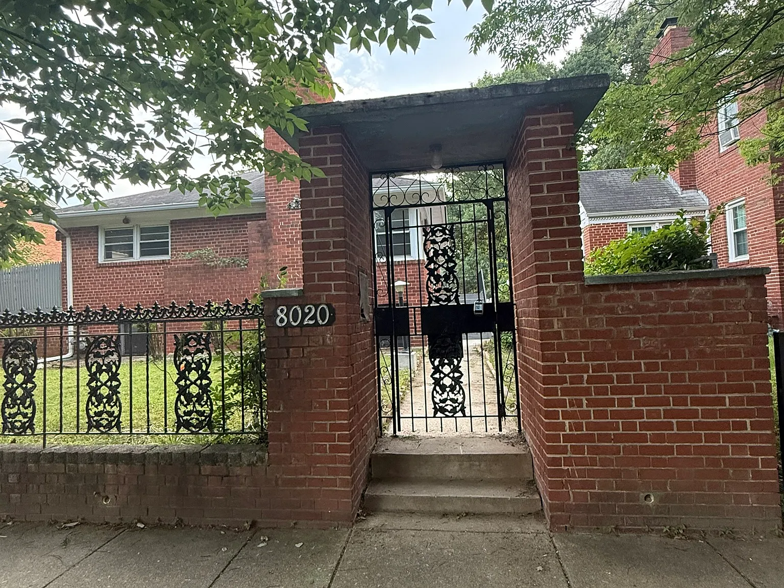 5 bed, 3366 sqft, $5,000 — Photo 3