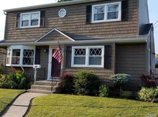205 Arnold Ave, West Babylon, NY 11704