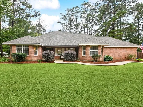 104 Pine Oaks Dr, Madisonville, LA 70447