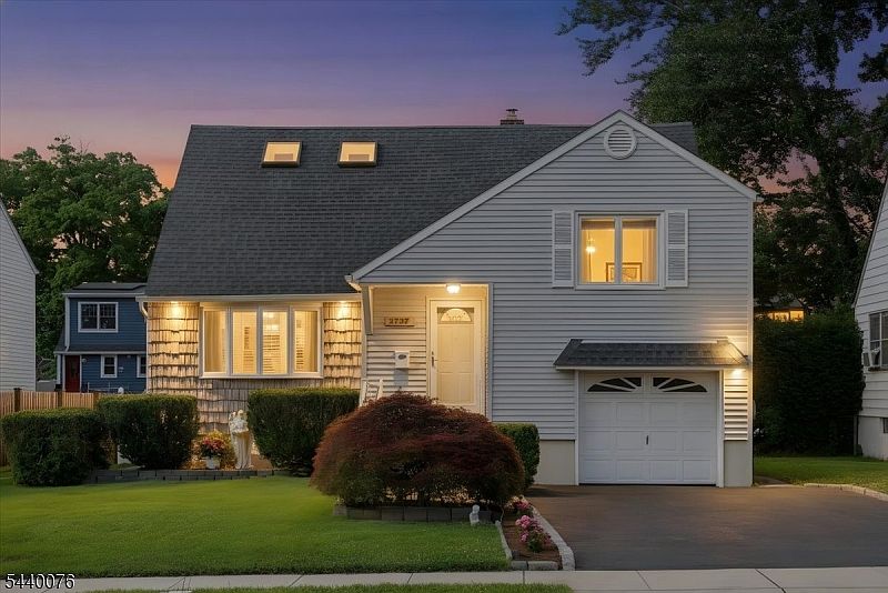 1st image of 2737 Meister Ave