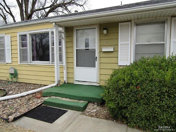 3rd image of 828 Martin Ave