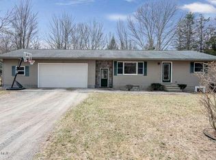 15158 State Rd, Spring Lake, MI 49456