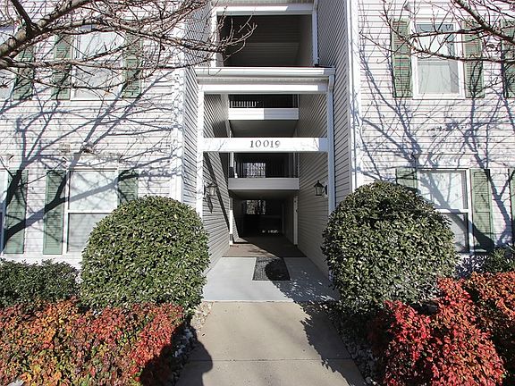 4th image of 10019 Vanderbilt Cir #416