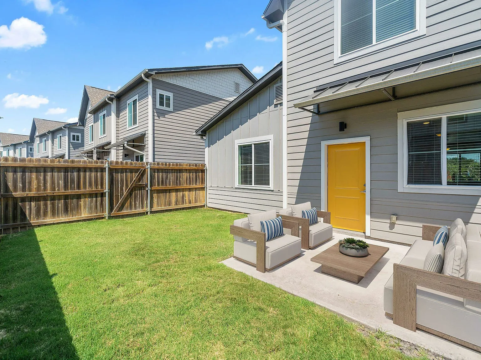Townhomes at Twenty01 — Photo 3
