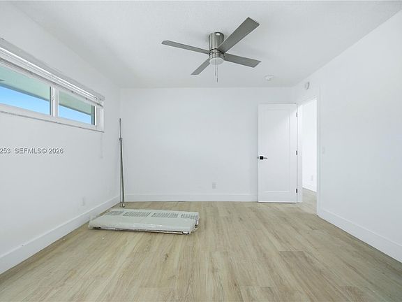 4th image of 2209 SW 61st Ave
