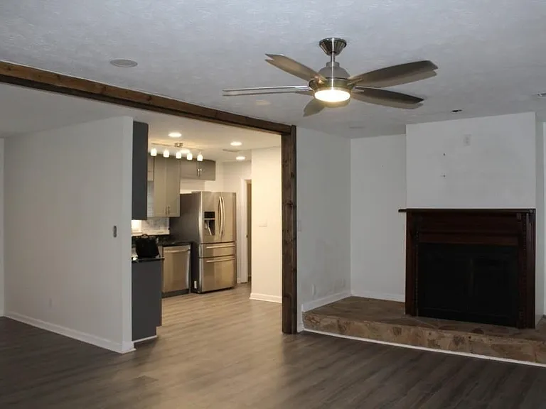 335 Poplar Ave — Photo 4