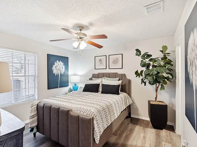 Altamonte Apartments — Photo 10