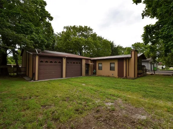 239 N East Ave, Williamsburg, KS 66095