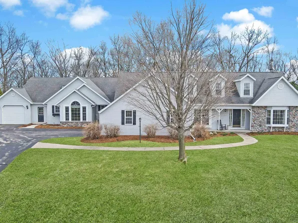 N5383 Buena Vista Dr, Fond Du Lac, WI 54937