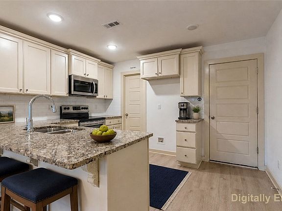 4th image of 517 Eagle Dr