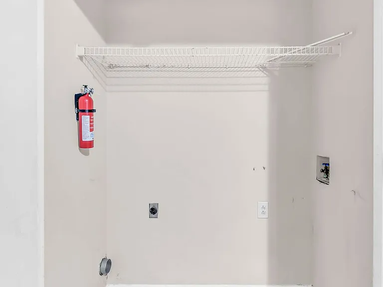 381 Peabody Dr — Photo 8