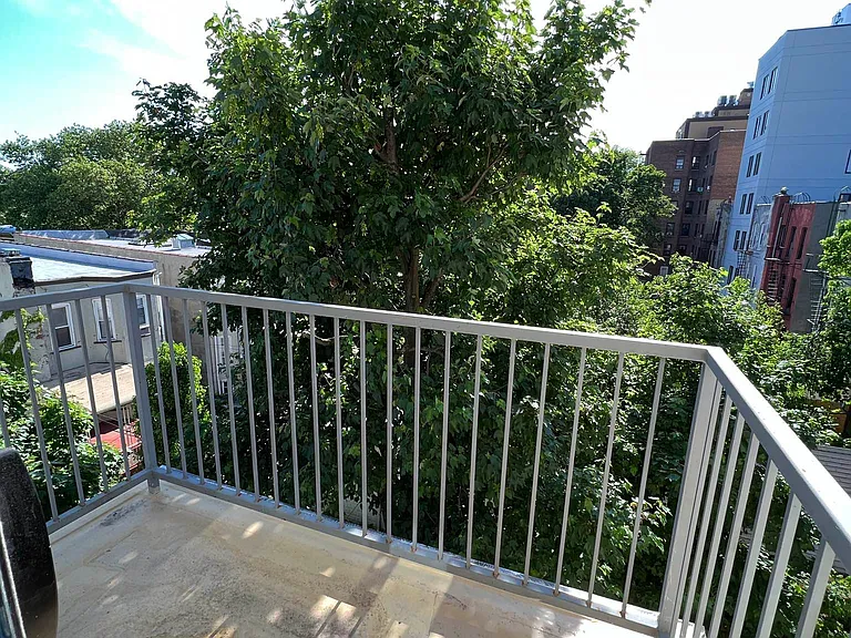 870 New York Ave #7 — Photo 4